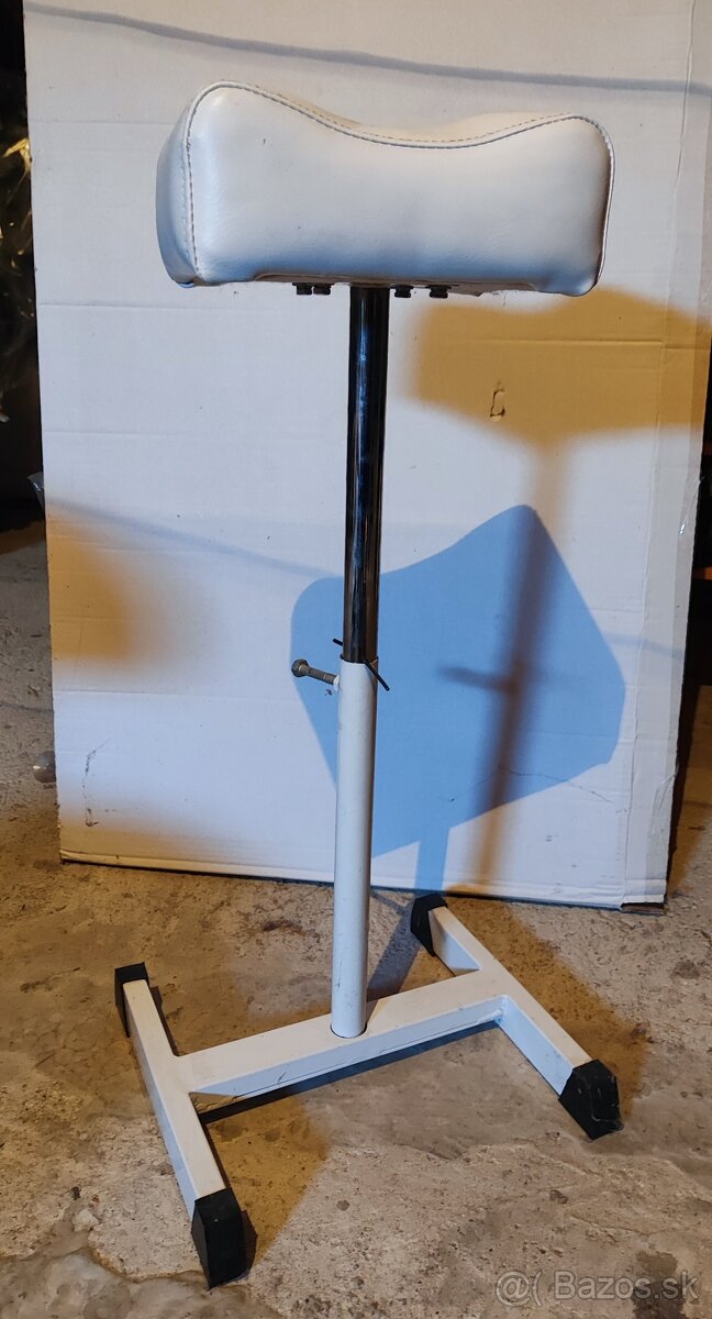 Sedlová stolička. - 2