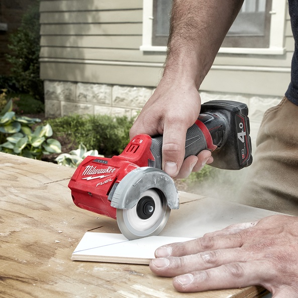 MILWAUKEE M12 FCOT
- 2