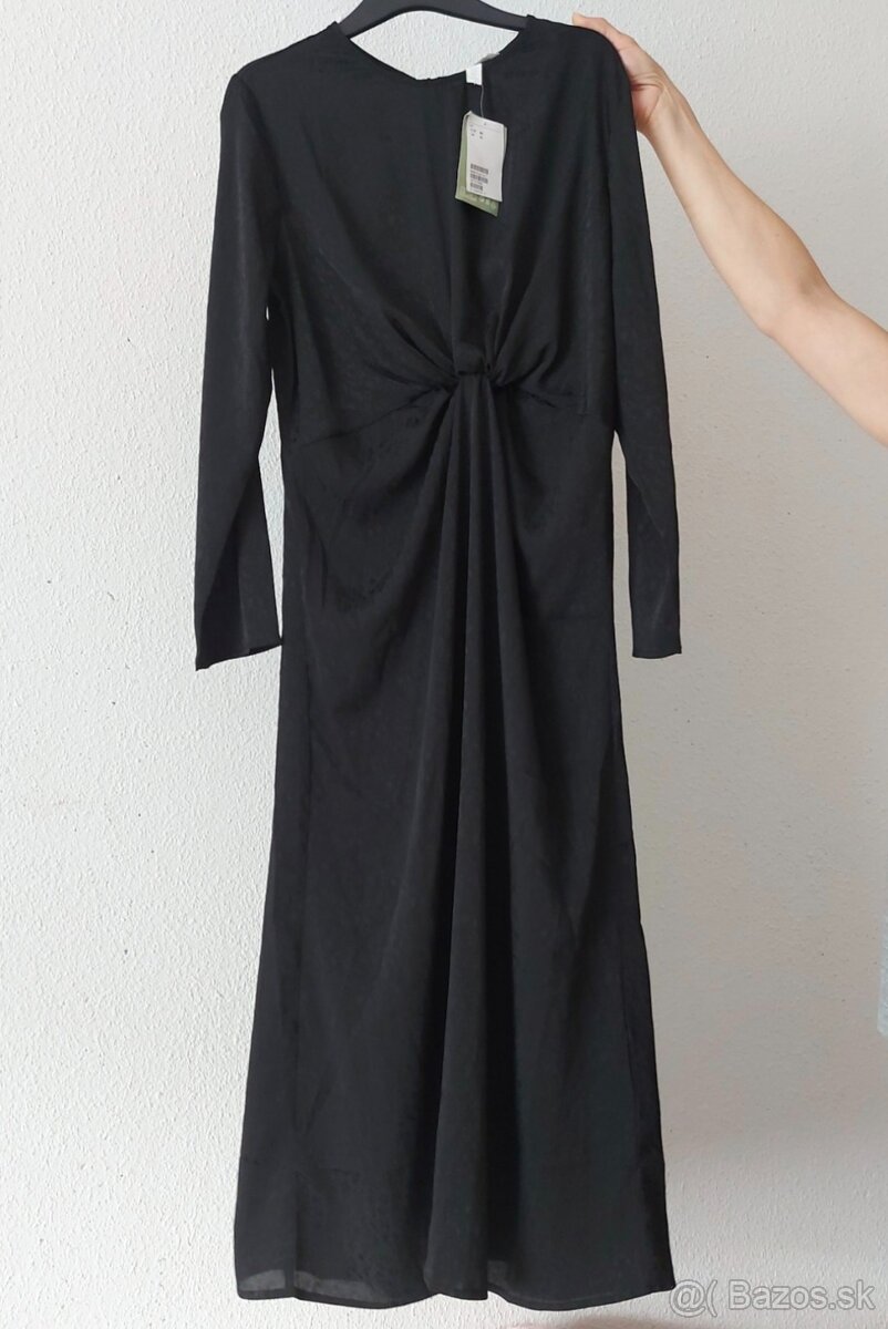 Šaty s ozdobným uzlom - 2