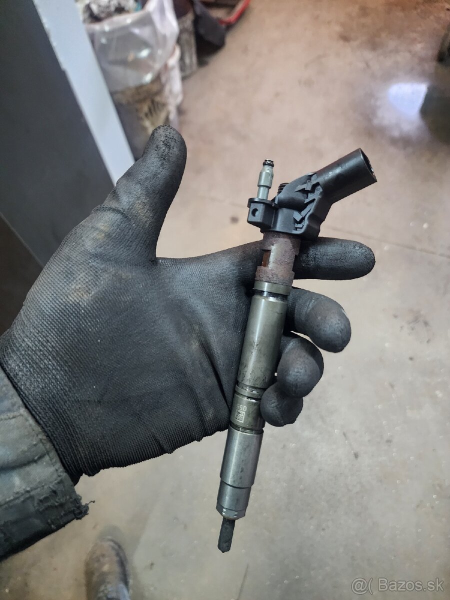 Predám bosch Vstrekovace na audi 3.0tdi - 2