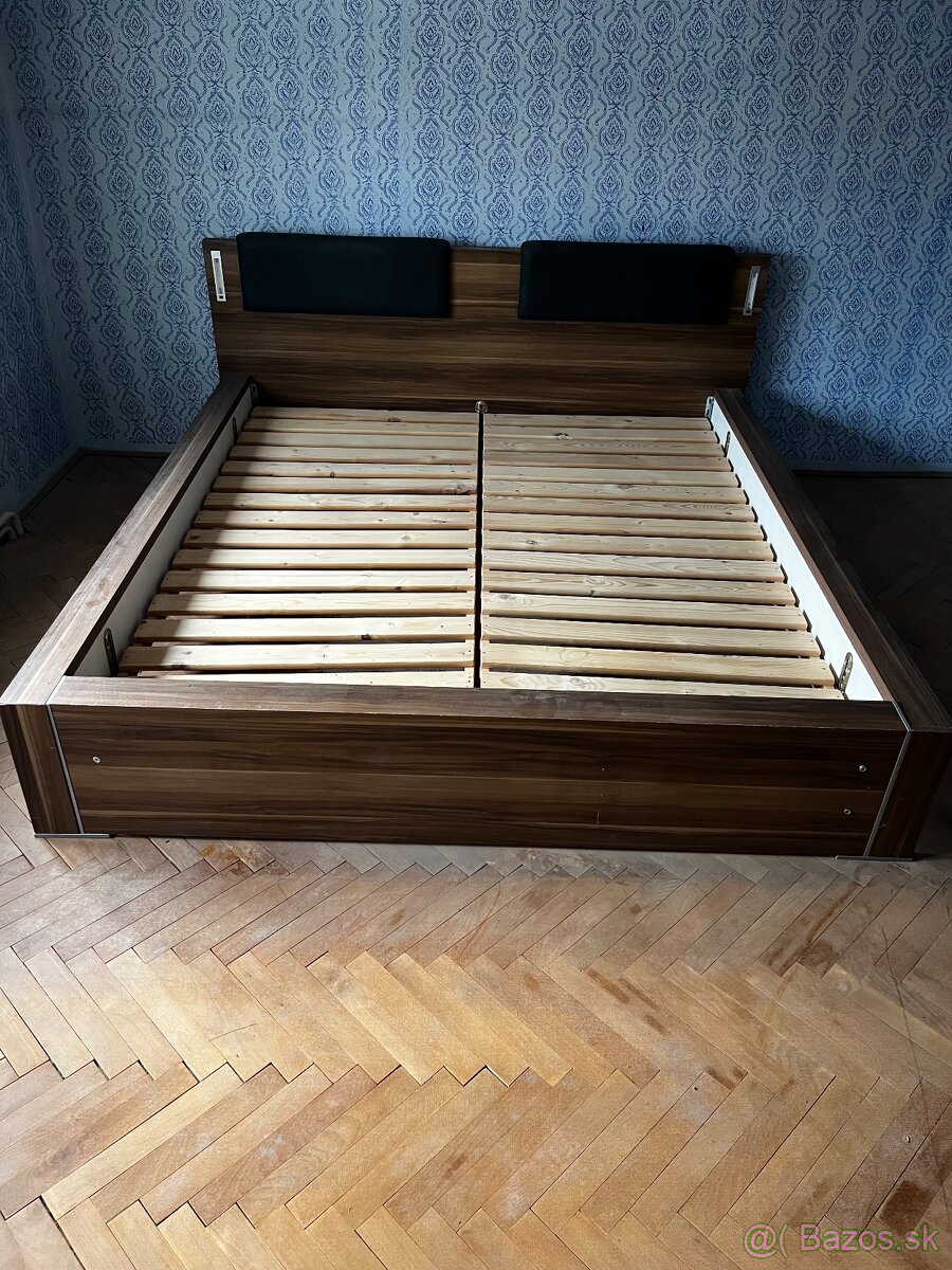 Manželská posteľ s roštom - 2