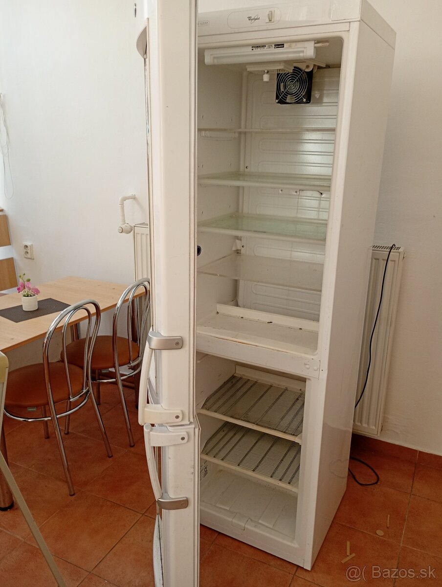 Predám presklenú chladničku - 2