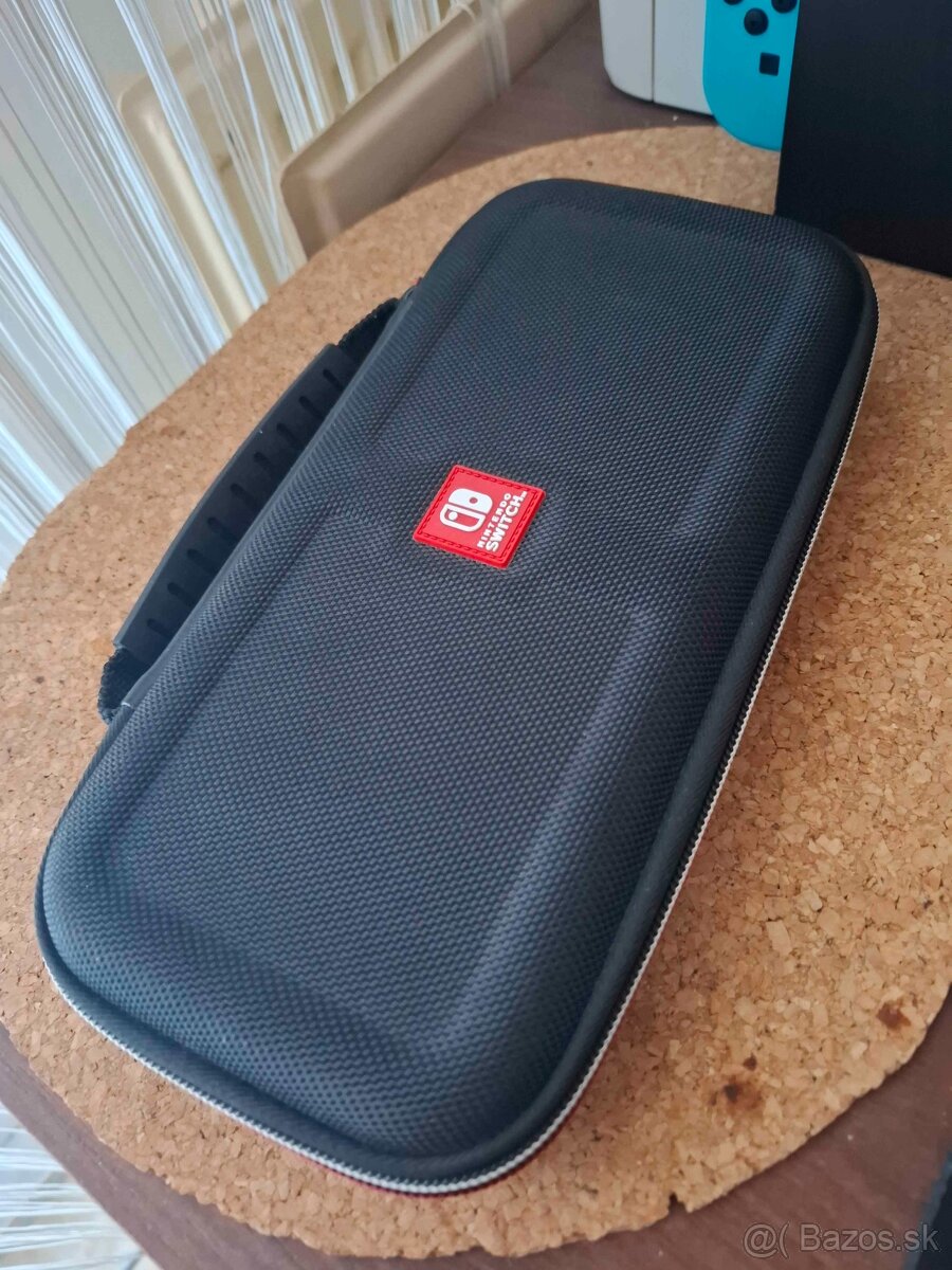 Nintendo Switch OLED + puzdro + 3 hry - 2