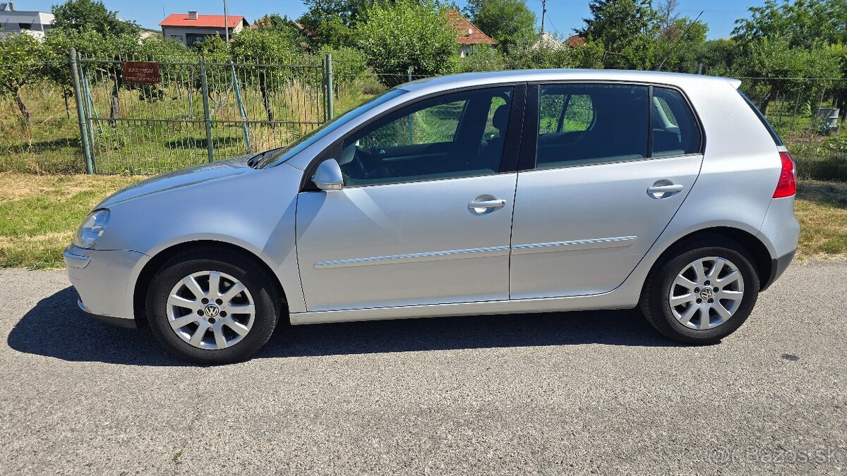 Volkswagen Golf 5 1,6 75kW - 2