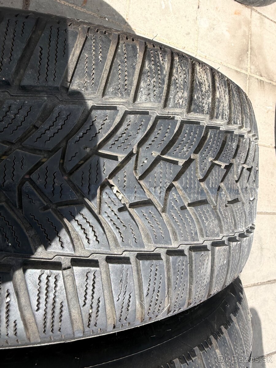 Gumy 225/45 R17 - 2