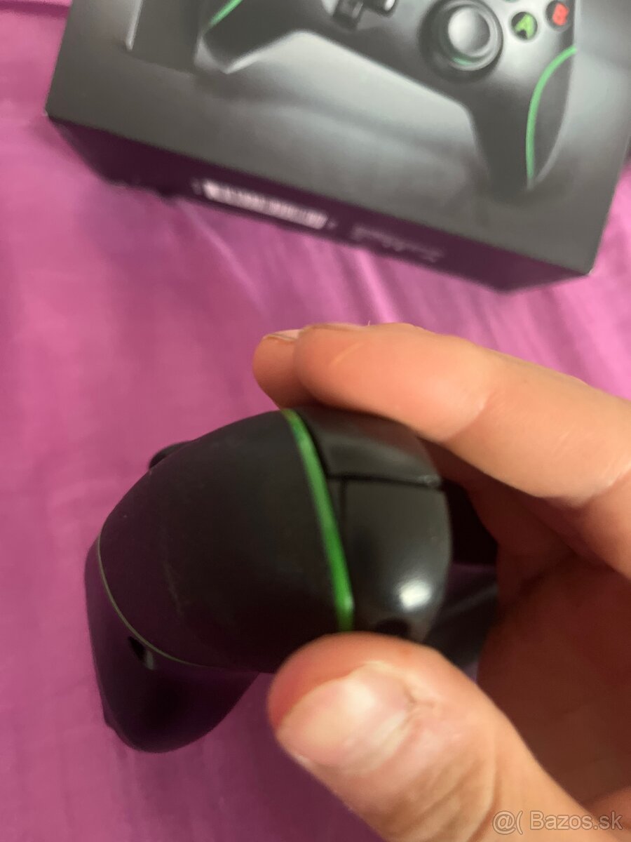 Ovládač k xboxu - 2