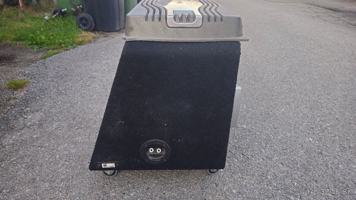 Predám subwoofer JBl so zosilňovačom - 2