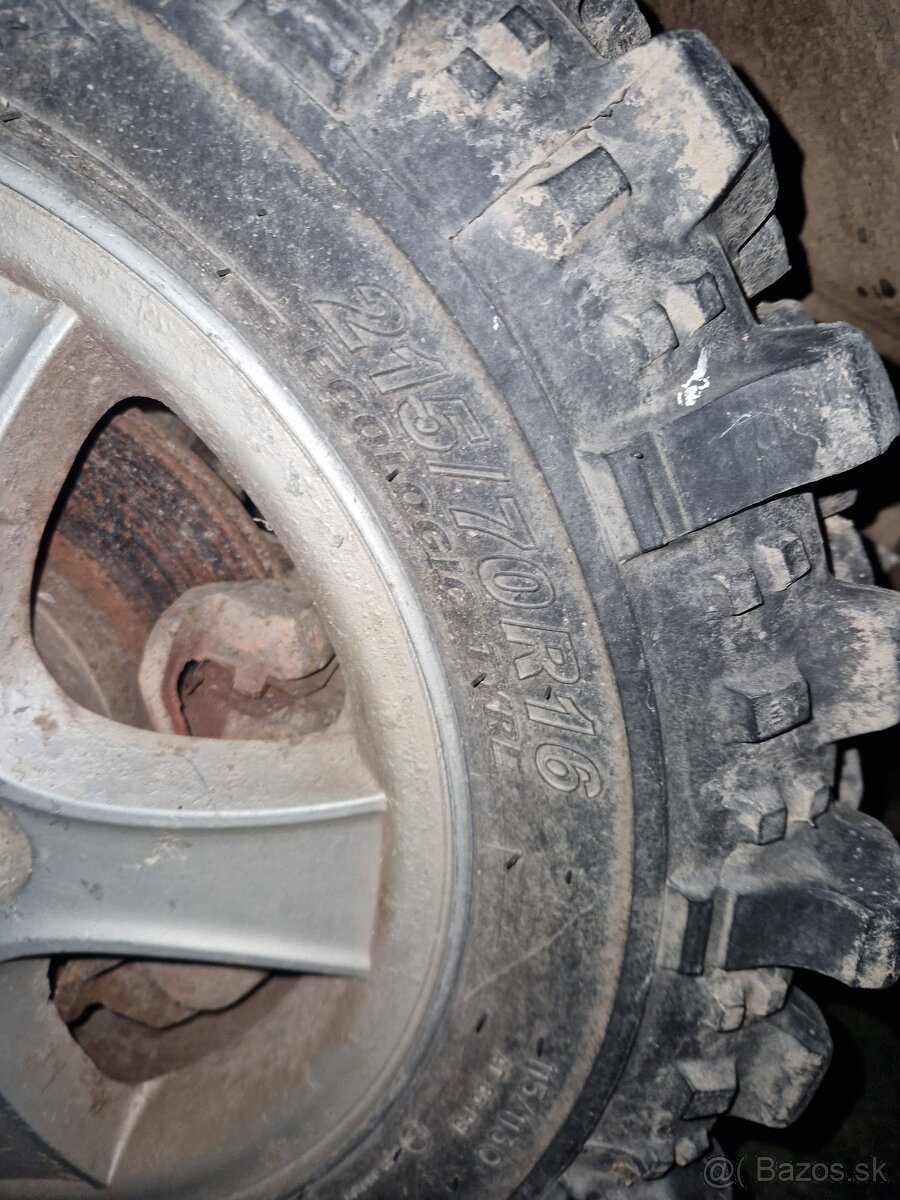 Hyundai santa fe 215/70r16 - 2