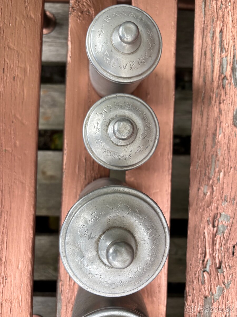 retro stare hlinikove dozy - 2