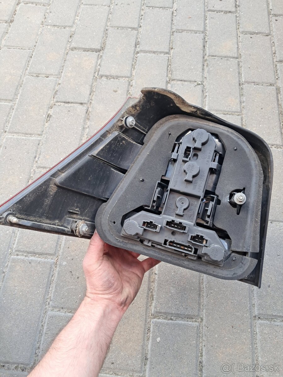 Predám zadné svetlá golf4 - 2