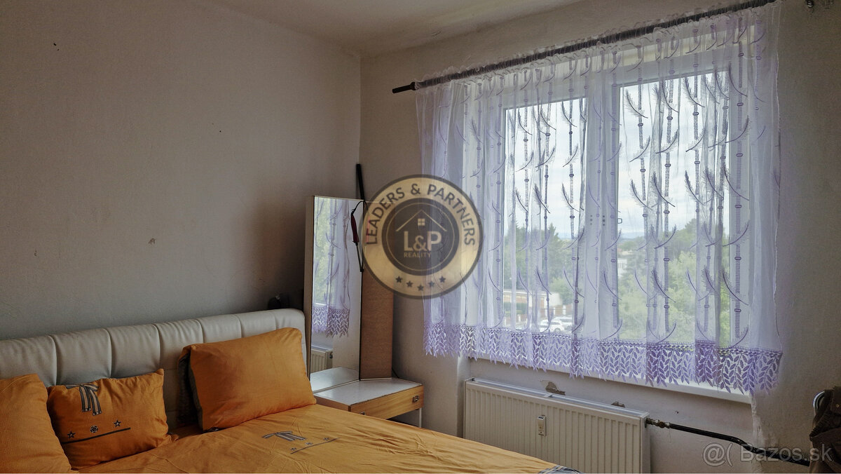 Na predaj 2 izbový tehlový byt v pôvodnom stave. Masaryková - 2