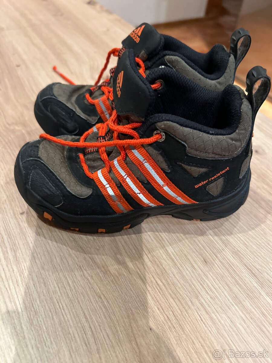 Predám detské turistické topánky adidas - 2