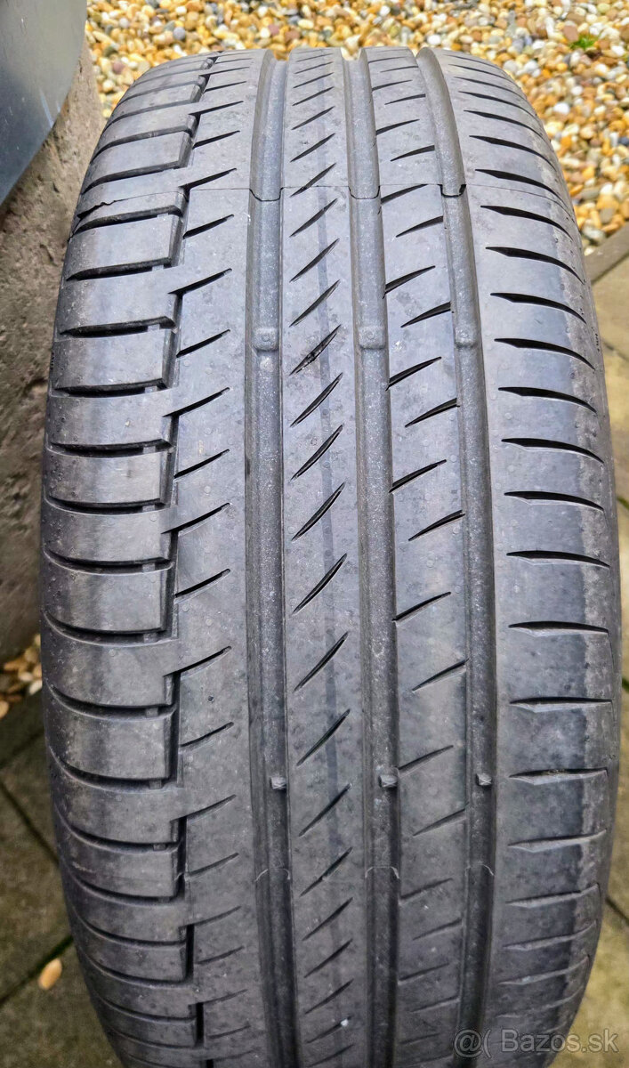 Predam pneumatiky Continental 235/50R19. - 2