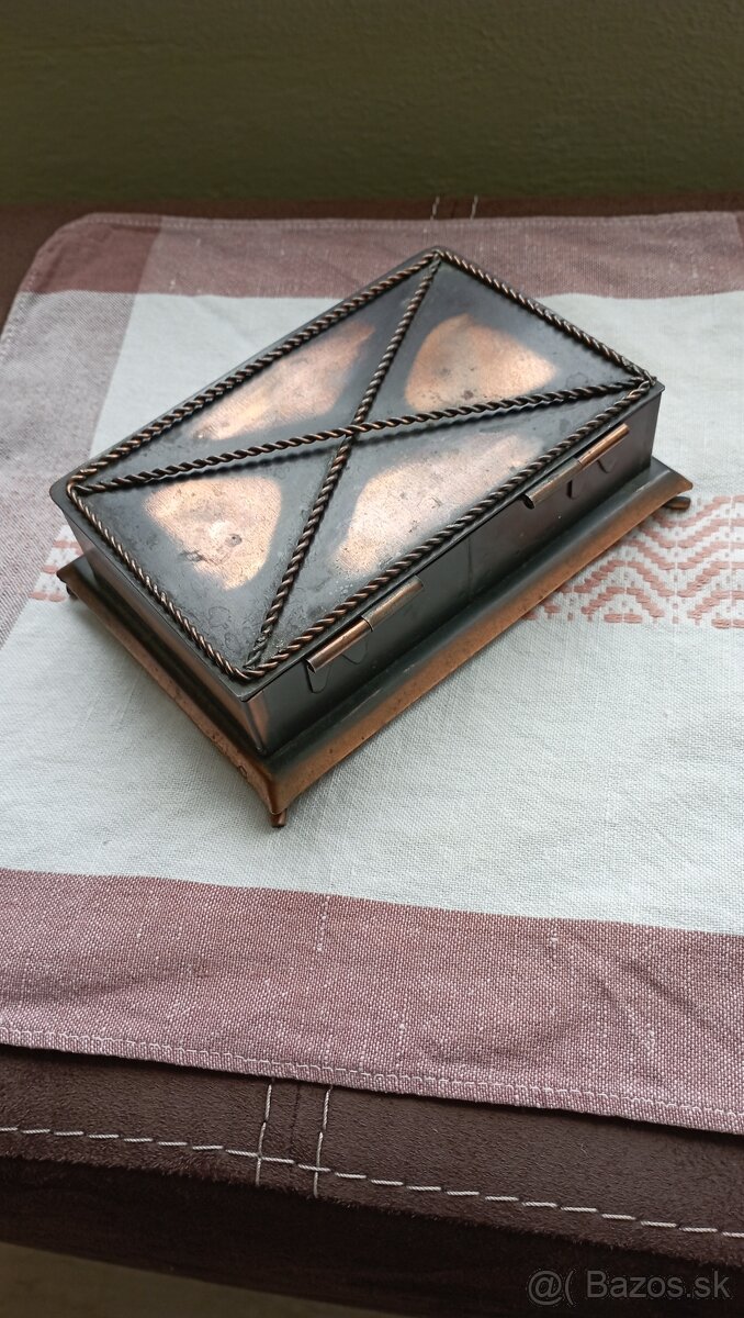 Medená stará šperkovnica.. - 2