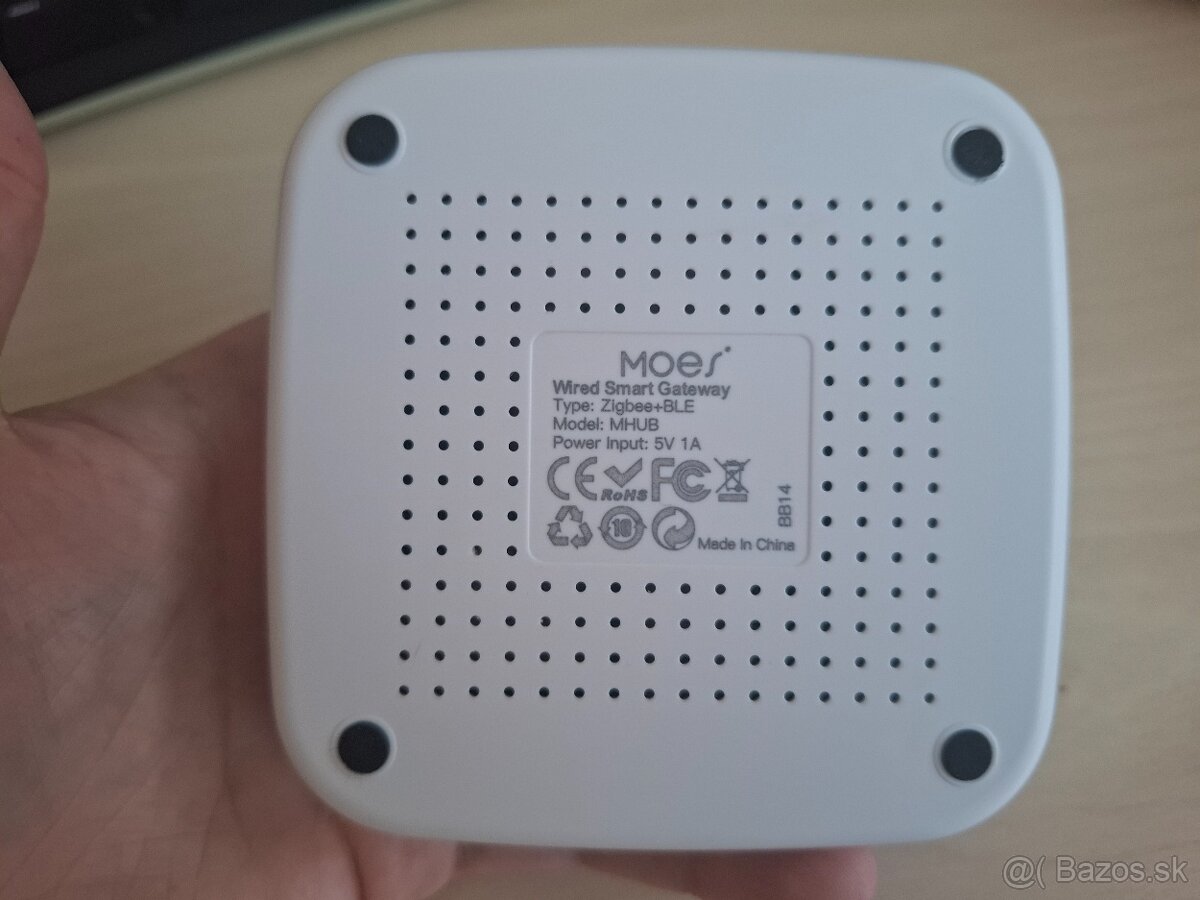 Moes zigbee multimode brána (tuya brána) - 2
