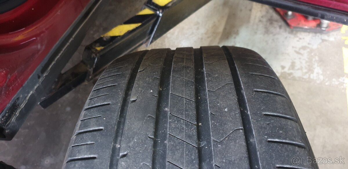 235/55R18 - 2