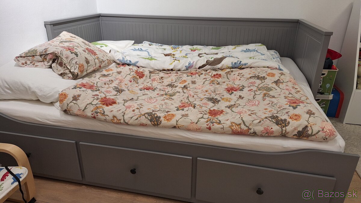 Postel HEMNES IKEA - 2