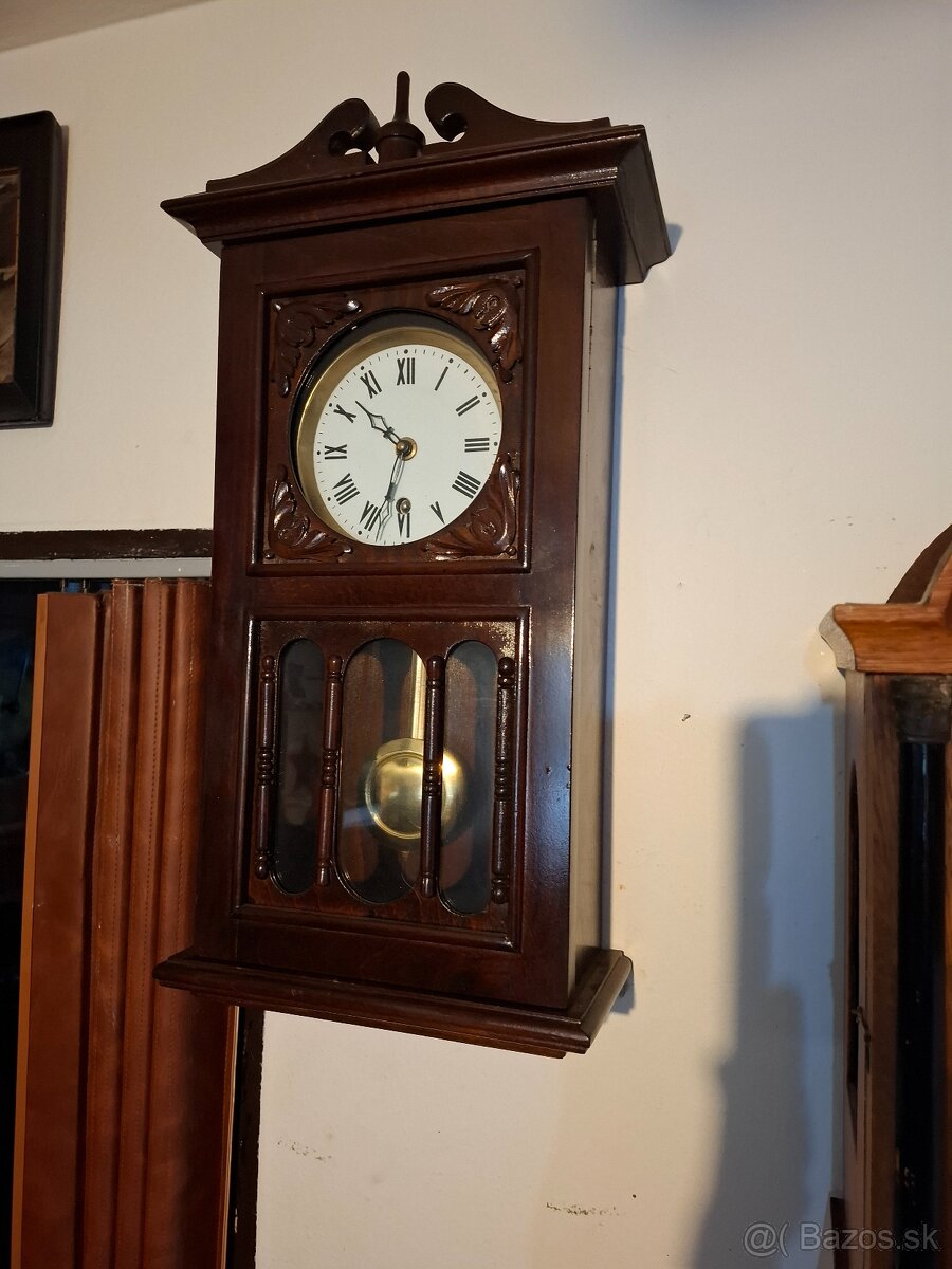 Predám funkčné nástenné hodiny na kľúčik - 2