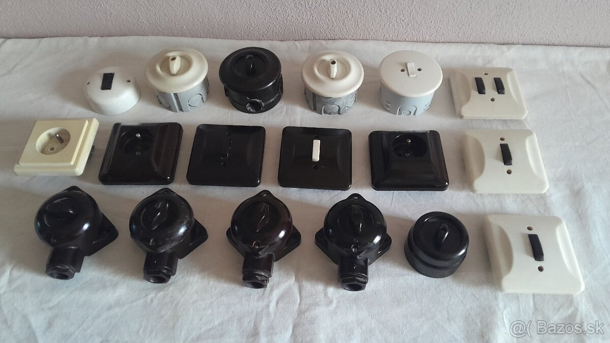 Bakelitove.retro.vypinace,objimky.na.stenu - 2