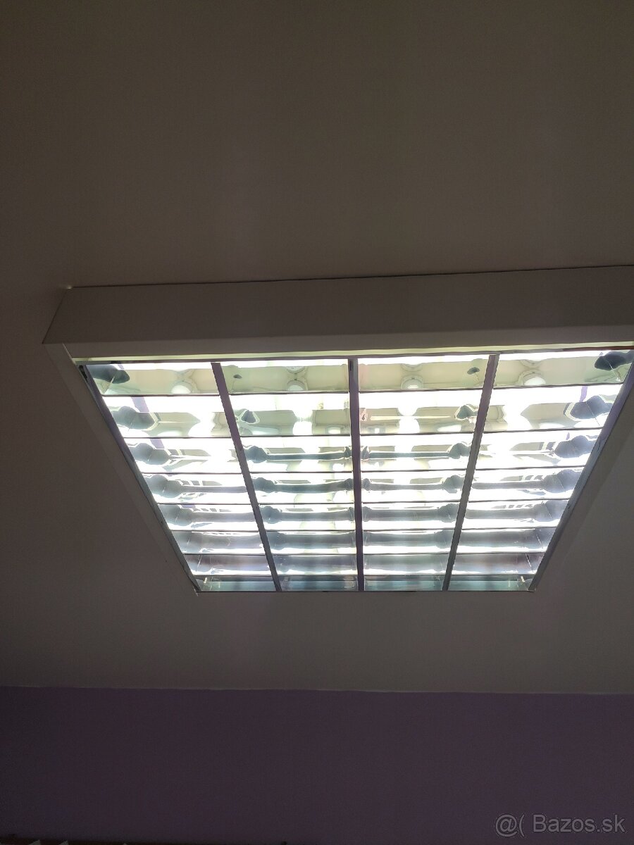 Kancelárske svietidlá. - 2