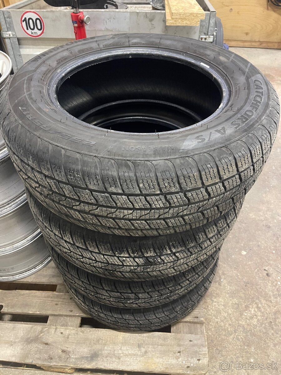 235/65 R17 - 2