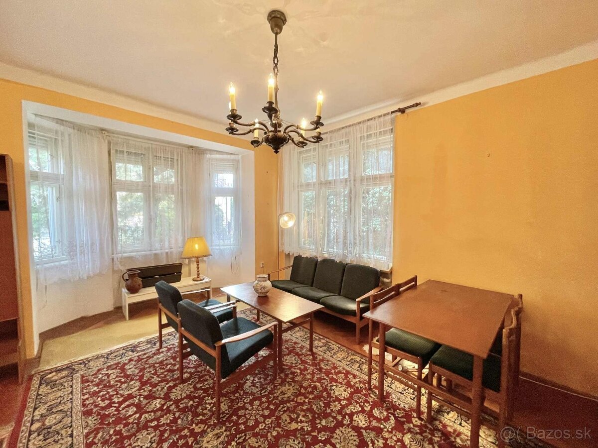 na predaj rodinná vila s pozemkom a garážou v Skalici - 2