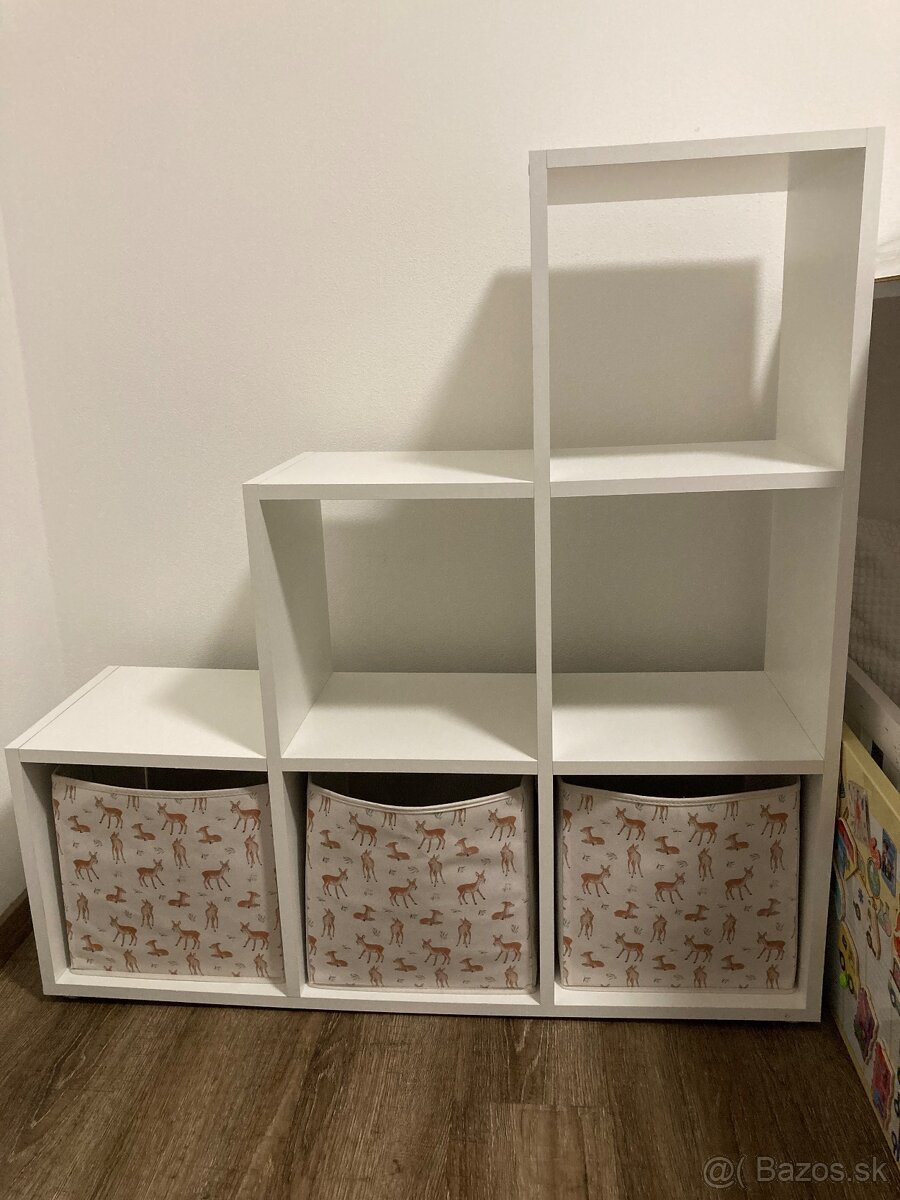 Pyramídový regál - 2