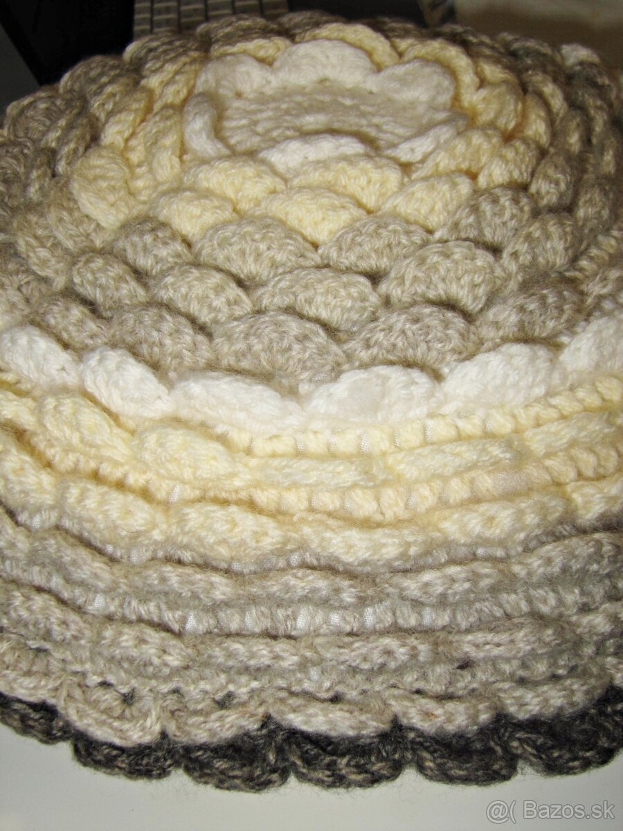 Háčkovaný vankúš - 2