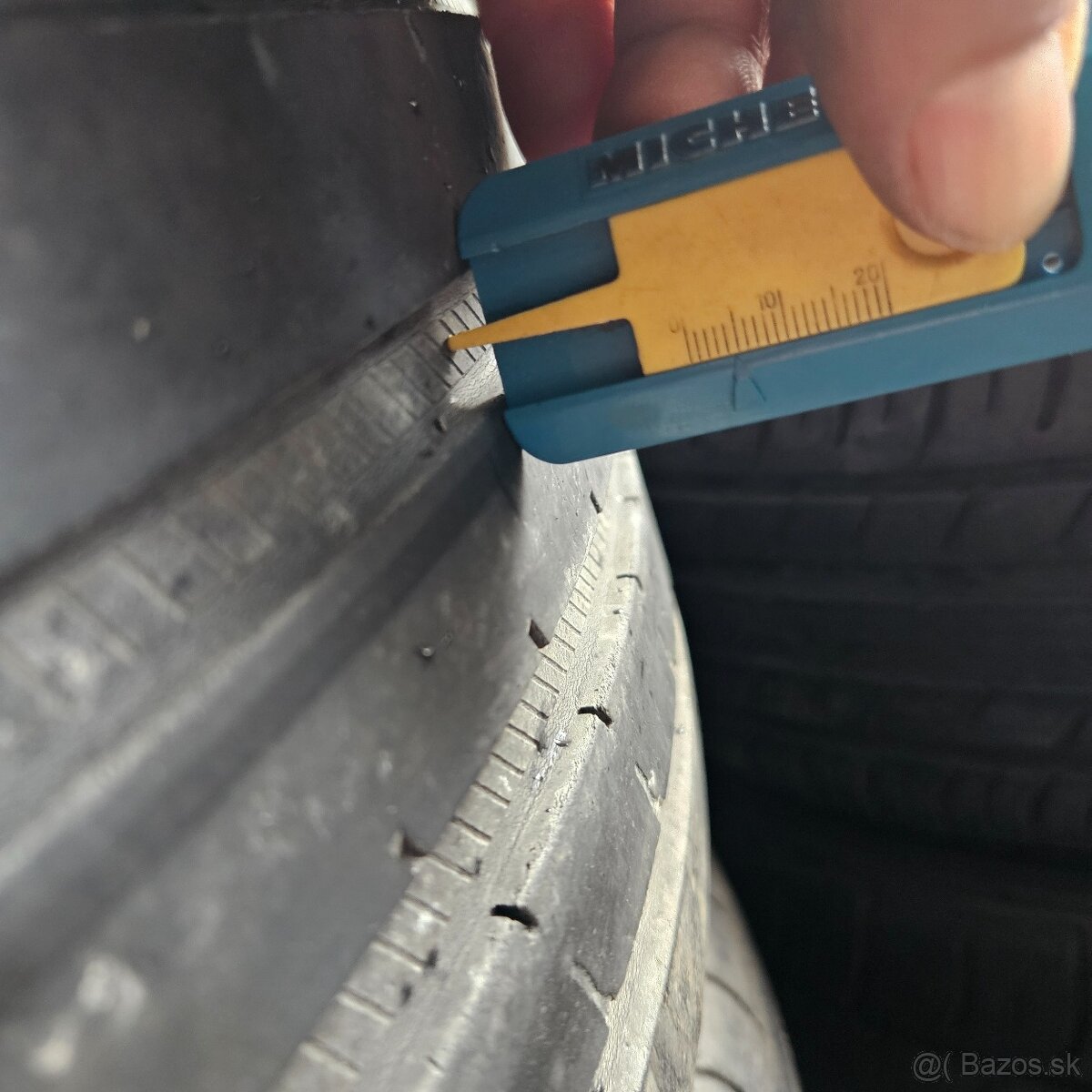 245/40r19 Good year - 2