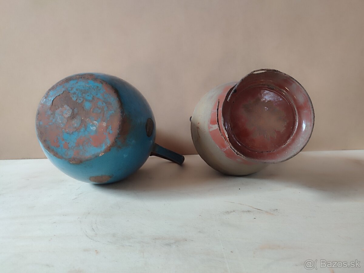 Starožitné smaltované džbány. - 2