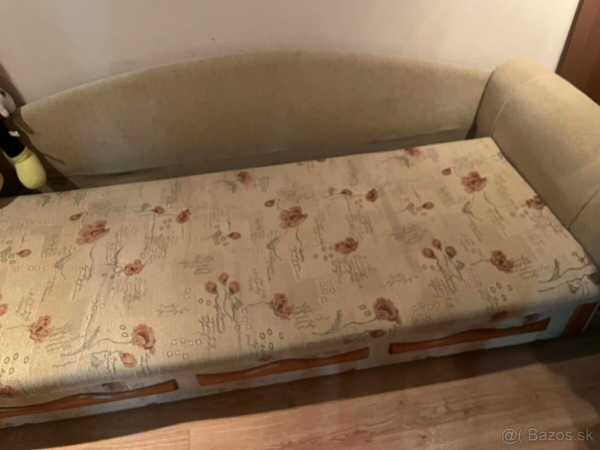 Rozkladacia posteľ + TVstolík - 2