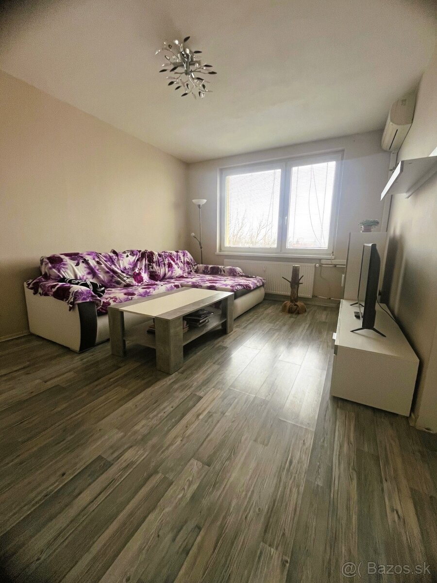 Pekný zariadený 2 izbový byt v tehlovej bytovke Levice - 2