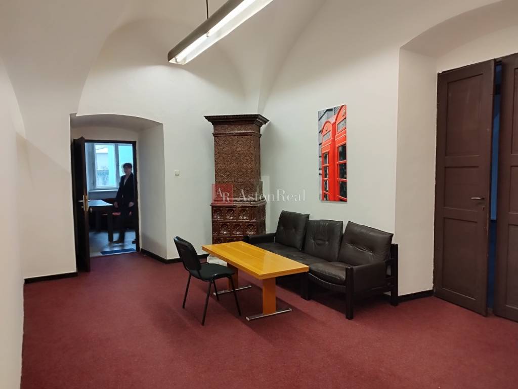 PRENÁJOM: Kancelárie 2x 50m2, Kapitulská ul.Banská Bystrica - 2