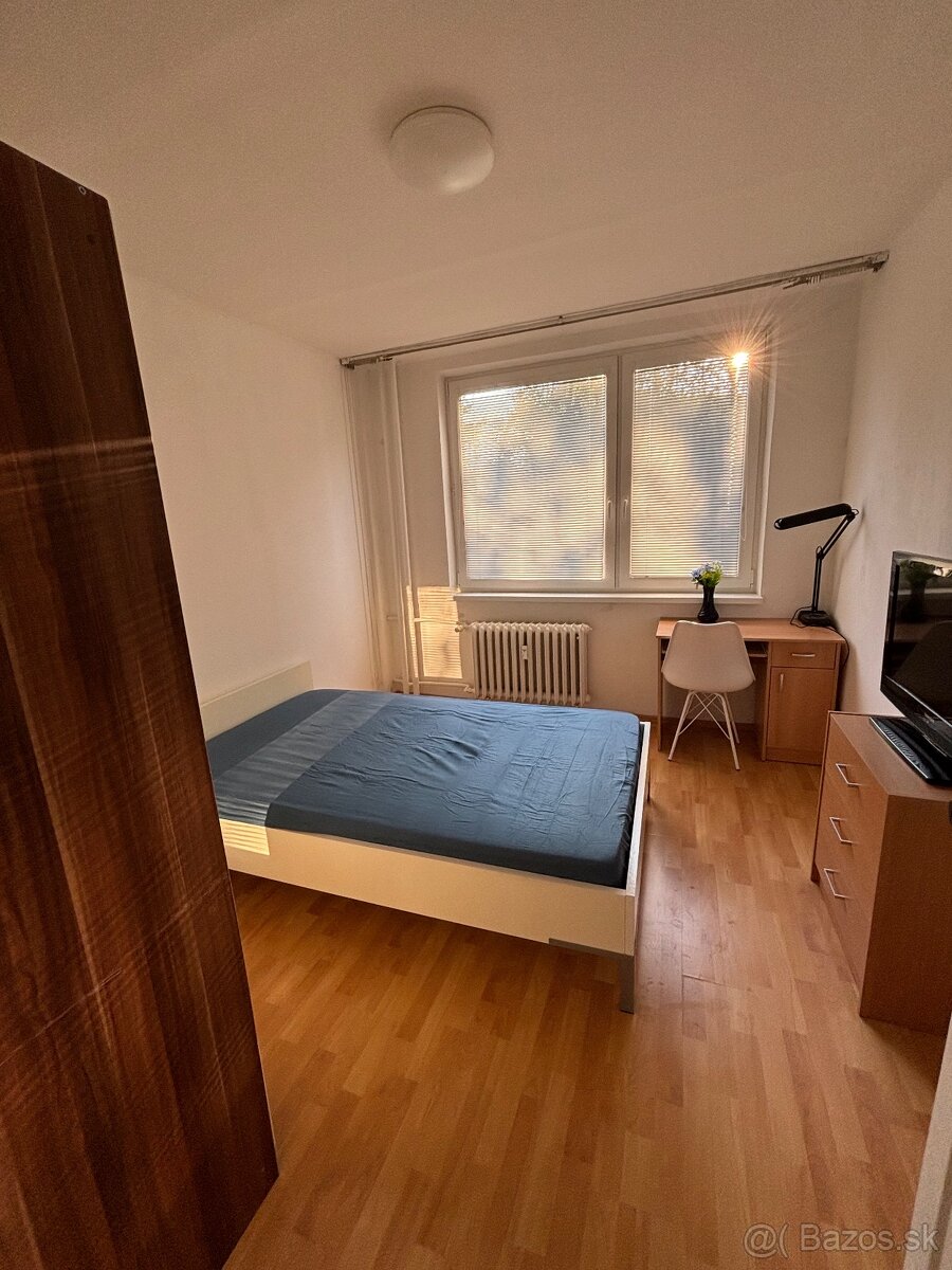 Prenájom samostatnej izby v priestrannom 3-izbovom byte - 2