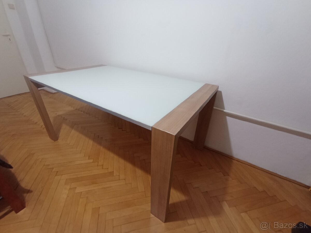Jedálenský stôl so sklom - 2
