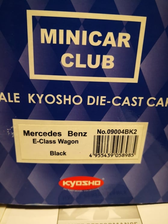 1:18 Mercedes E-Class Wagon (Kyosho) - 2