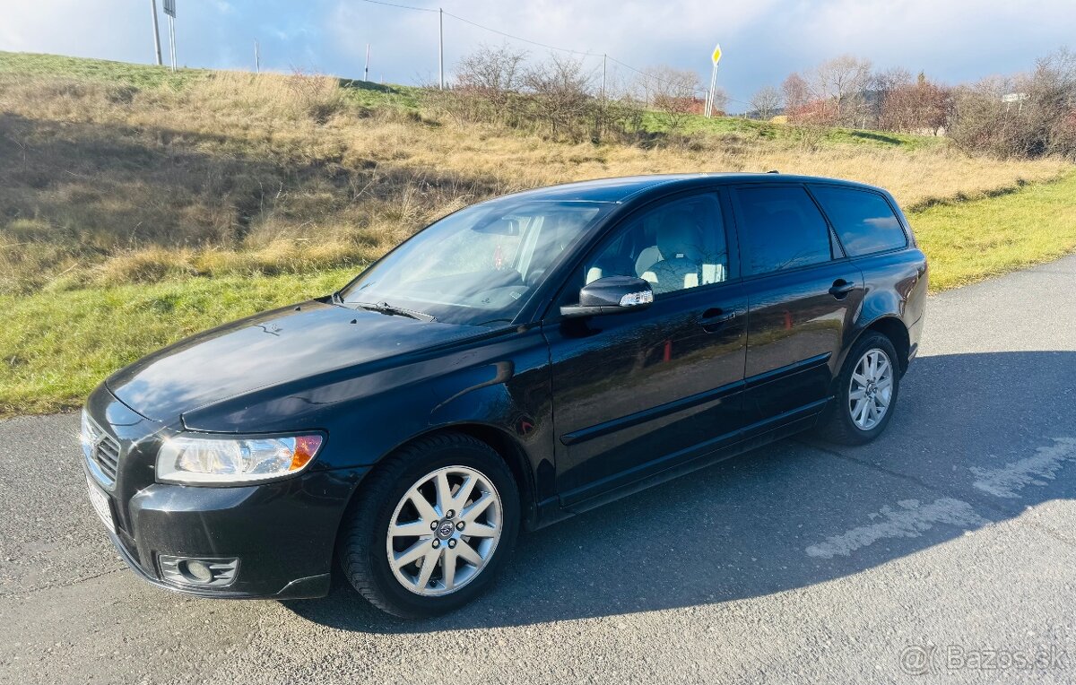 VOLVO V50 2.0 100kw diesel M6 model 2009 - 2