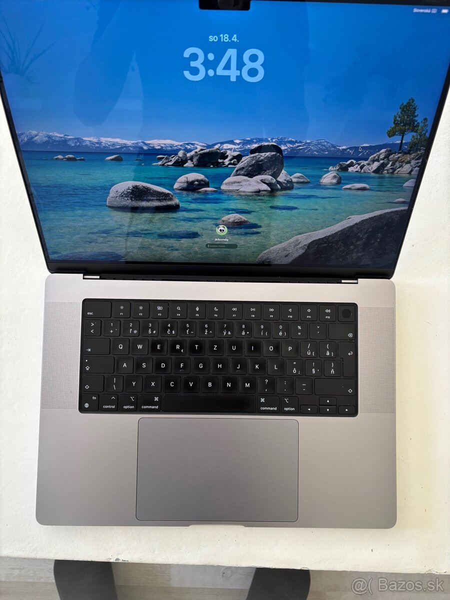 MacBook Pro 18,1 - 2