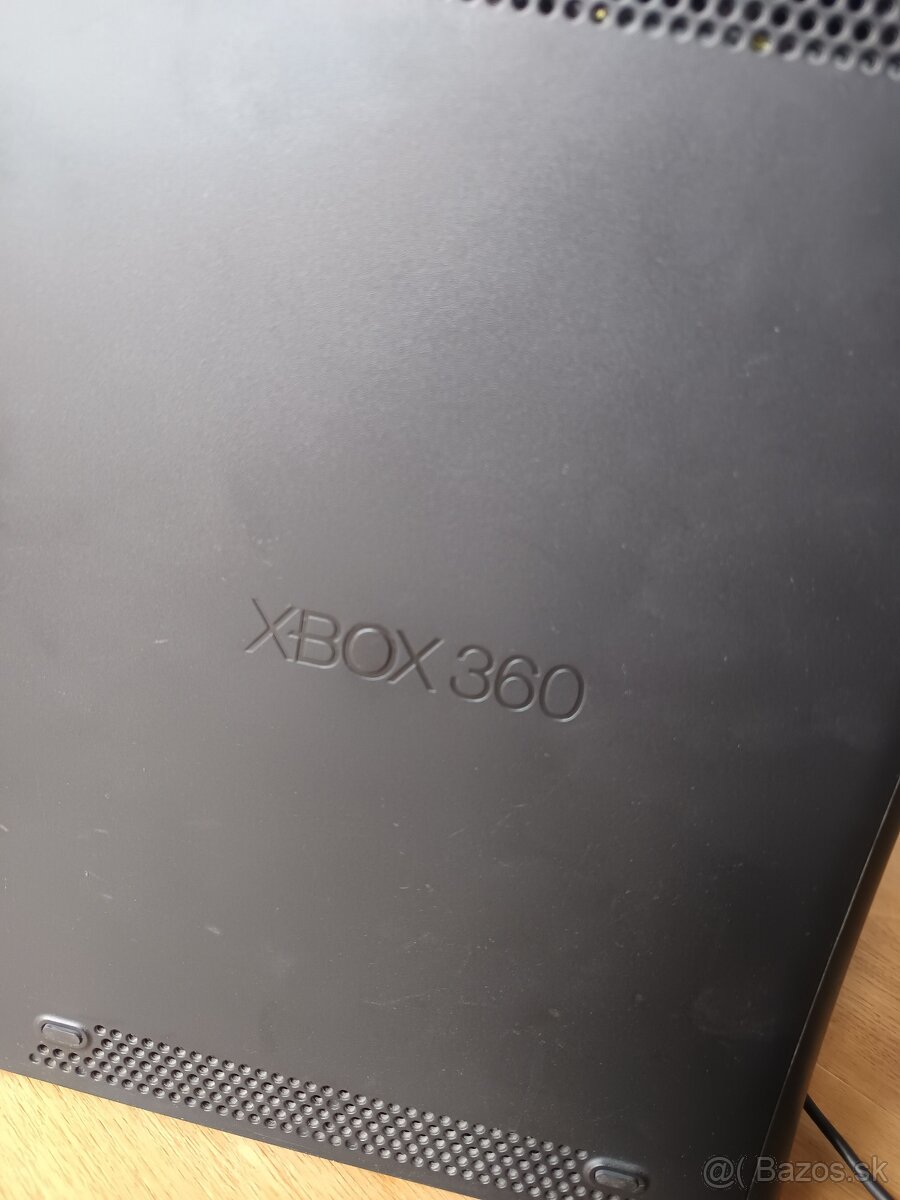 Predám Xbox 360 - 2
