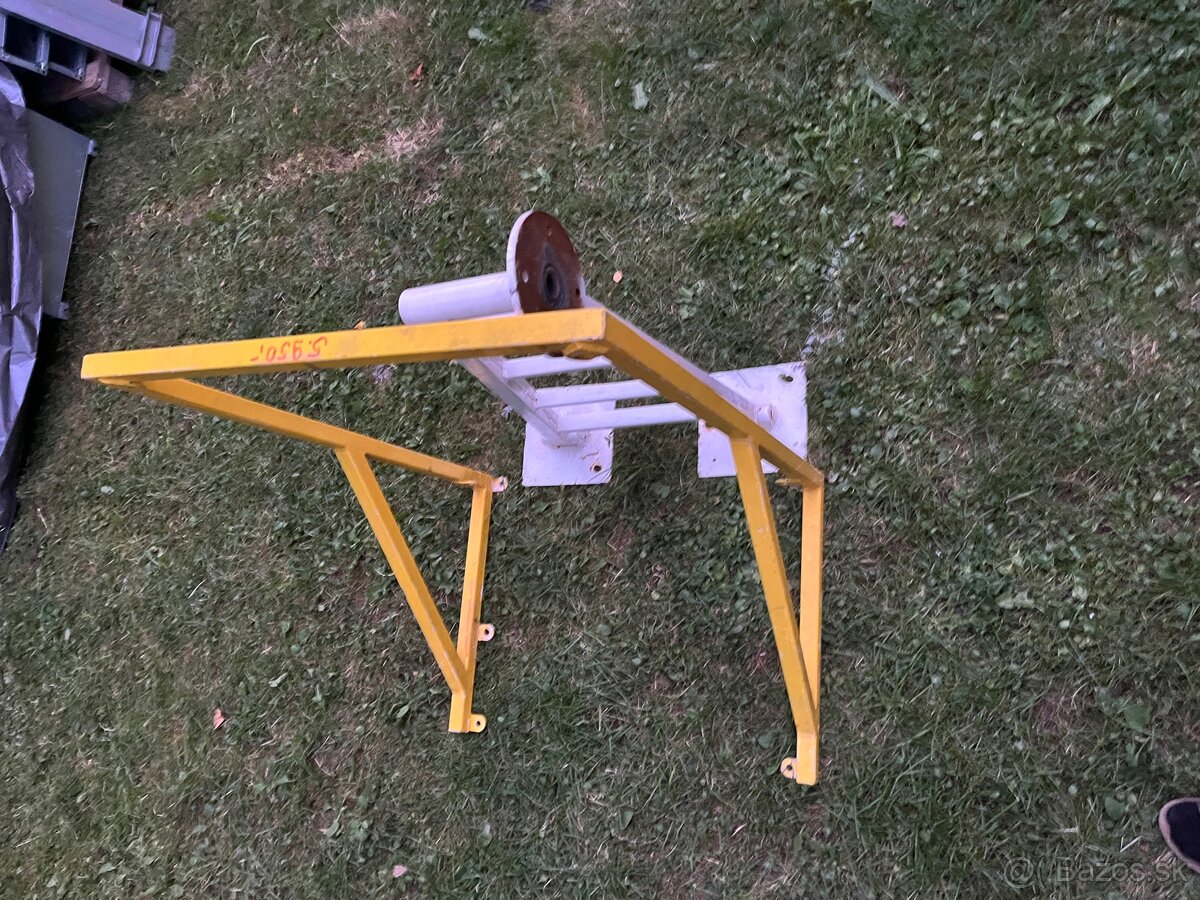 Stojan na televízor - 2