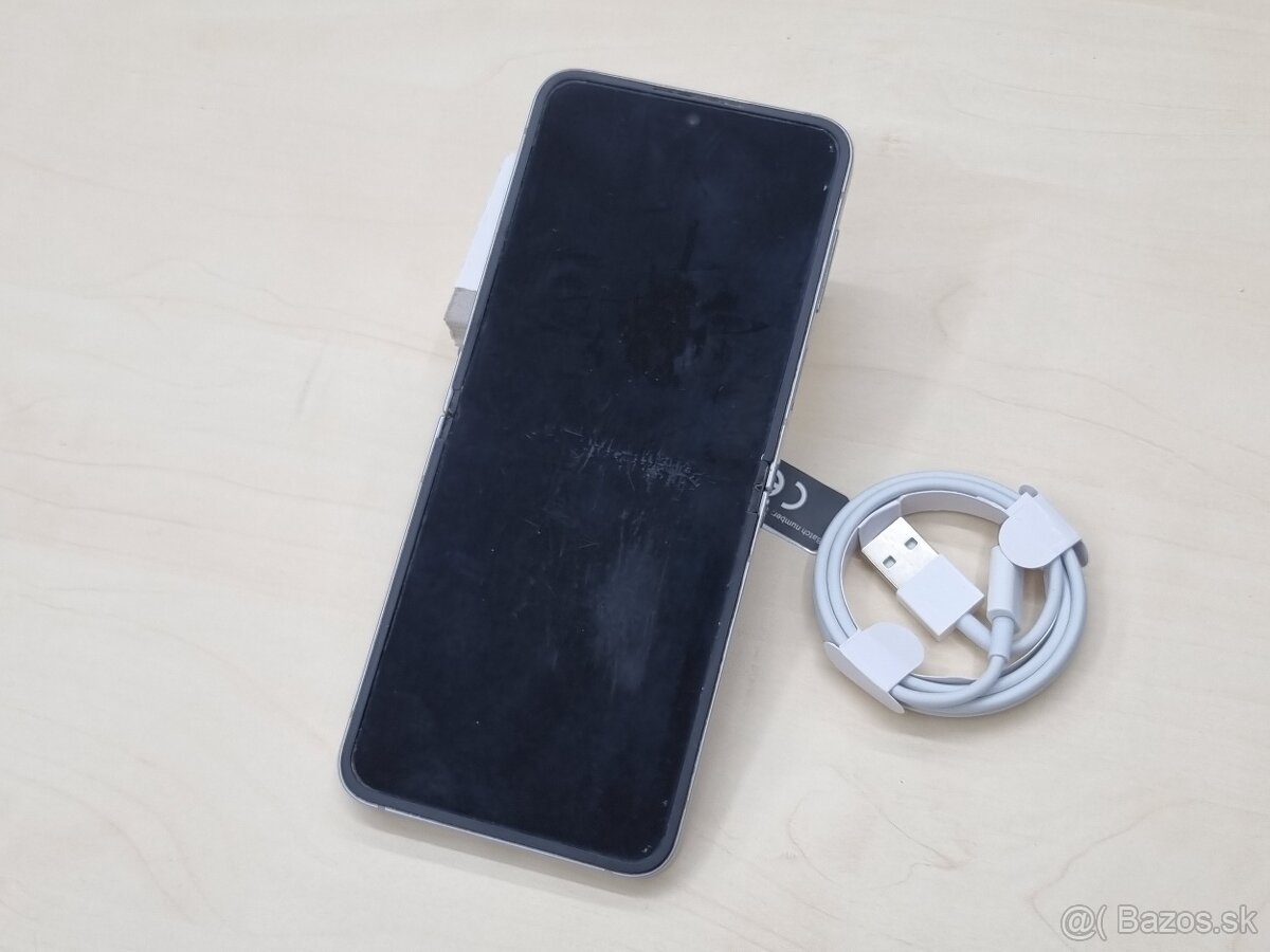 Samsung Galaxy Z Flip6 512GB, Silver - 2