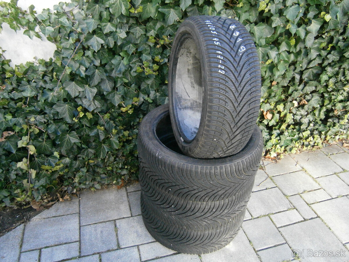 Predám 4x zimné pneu KLEBER 205/45 R17 88VXL - 2