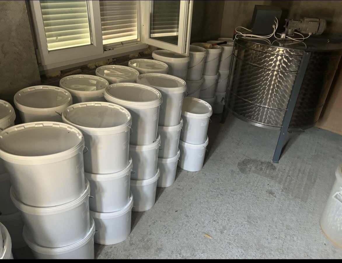 Domáci včelí med - 2