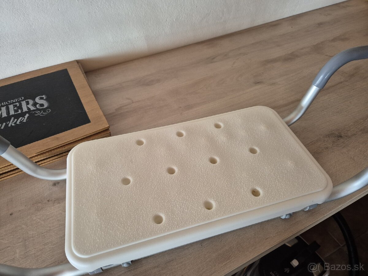 Závesné sedadlo do vane - 2