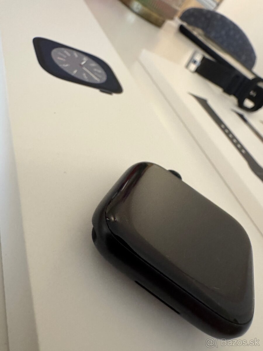 Apple Watch 8 45mm - 2