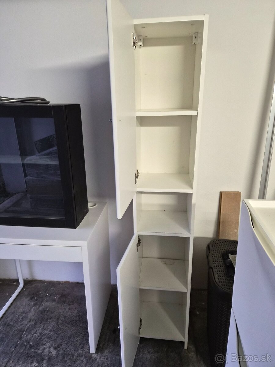 Kúpelnová skriňa - 2