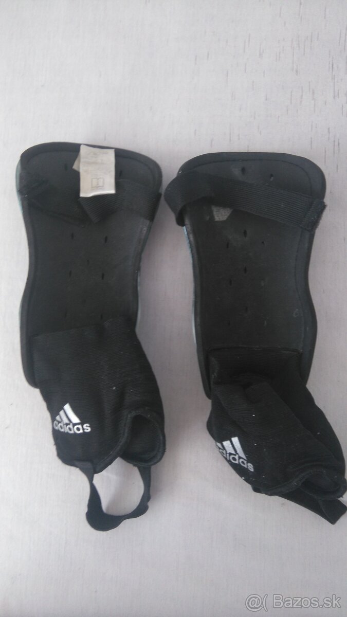 Adidas chrániče futbalové - 2