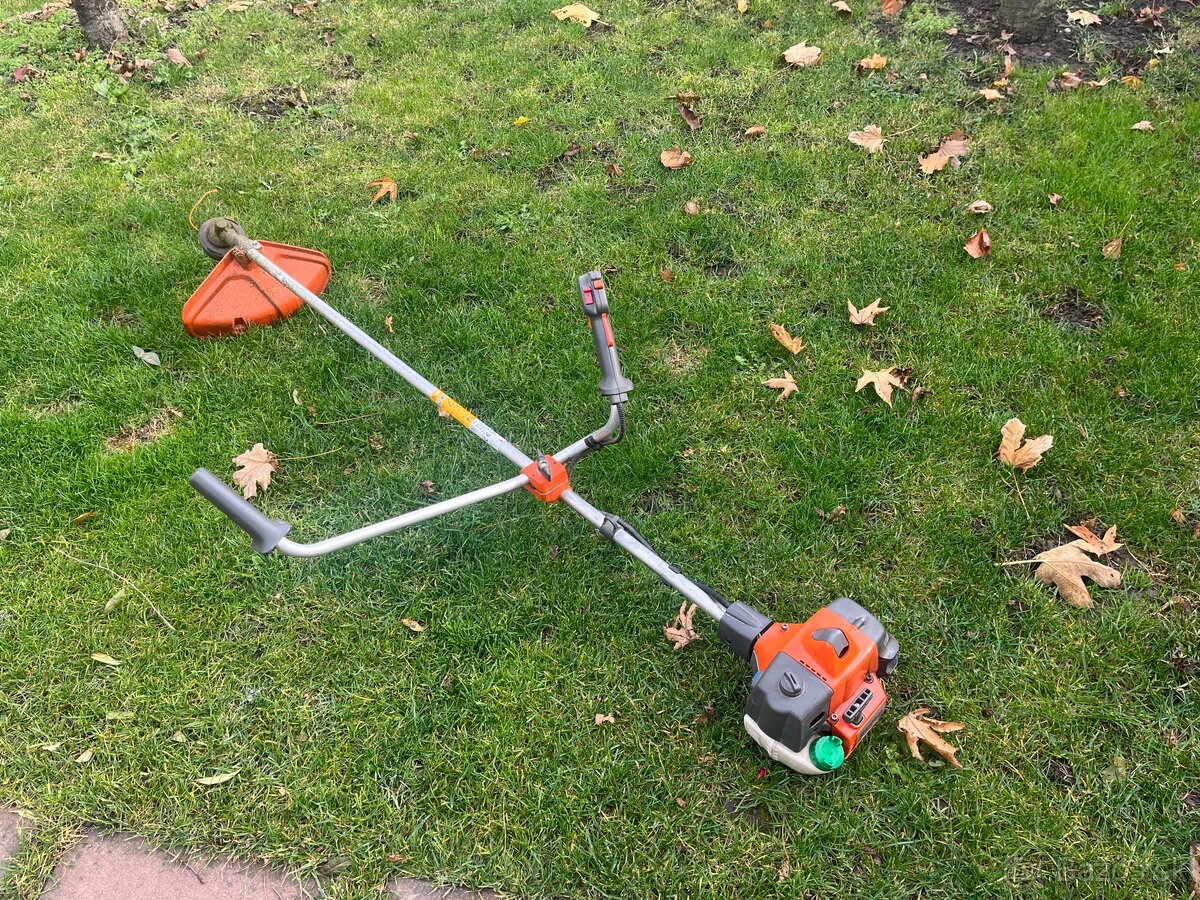 Husqvarna 323rii - 2