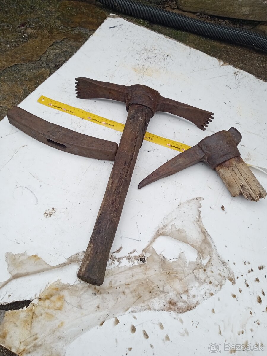 Staré náradie na dekoráciu - 2