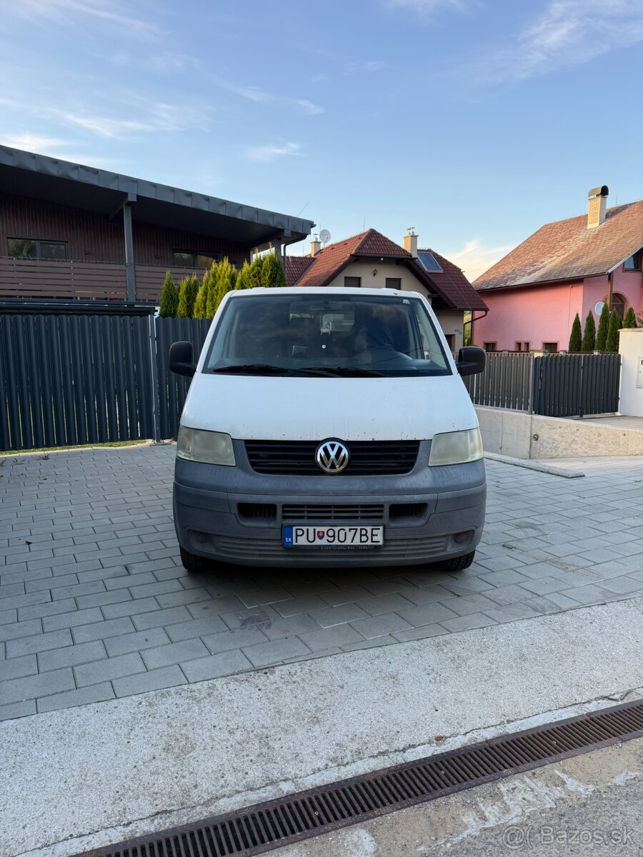 Predám VW Transporter T5 r.v.:2007 - 2
